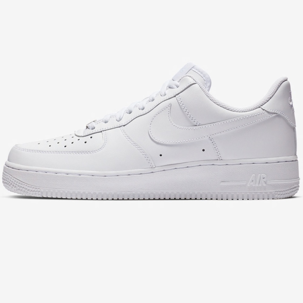 ISO NIKE AIR FORCE 1s🤍🤍